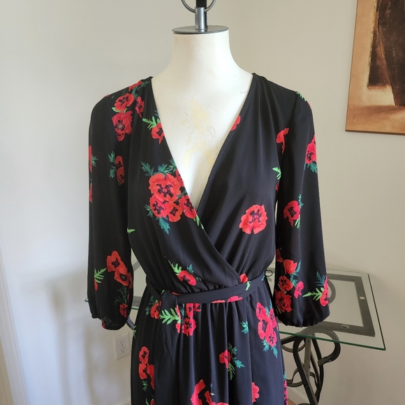 NWT Express Black and Red Poppy Floral Print Maxi Dress With HIgh Side XXS - Picture 6 of 9